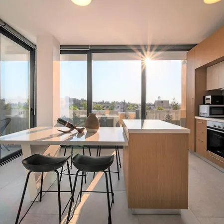 Avenue 201 2 Bedroom Apartment דירה פאפוס